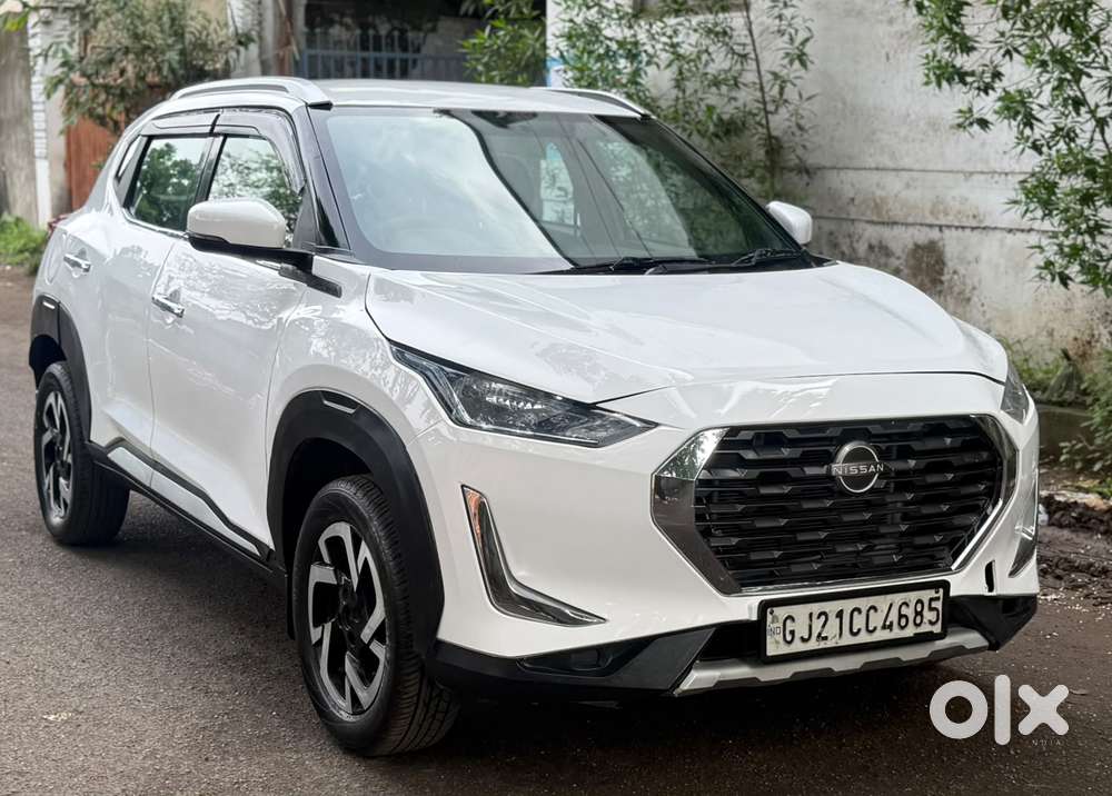 Nissan Magnite 1.0 Xv Premium, 2022, Petrol