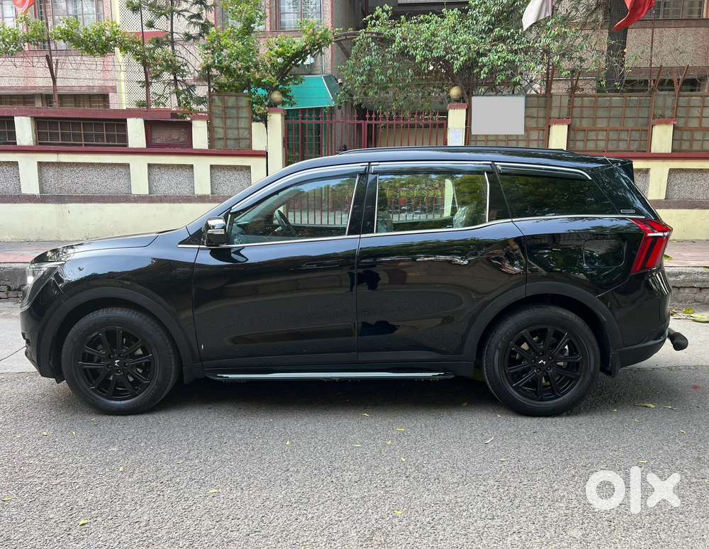 Mahindra Xuv700 2.2 Ax 7 Diesel At Luxury Pack Str, 2025, Petrol