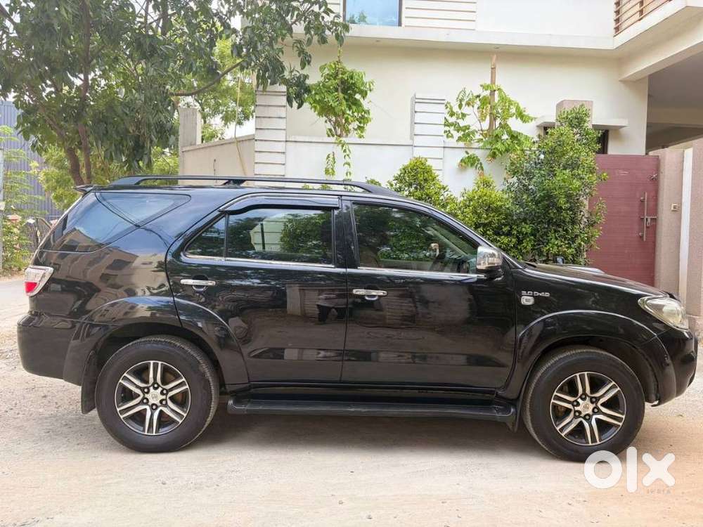 Toyota Fortuner 3.0 4x4 Manual, 2011, Diesel