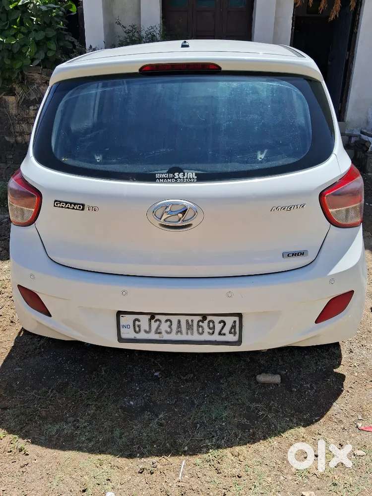 Hyundai I10 2015 Diesel 110000 Km Driven 24/25 Km Milage Four New Tyre