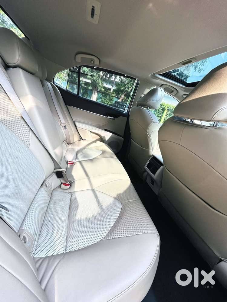 Toyota Camry 2.5 Hybrid, 2023, Petrol