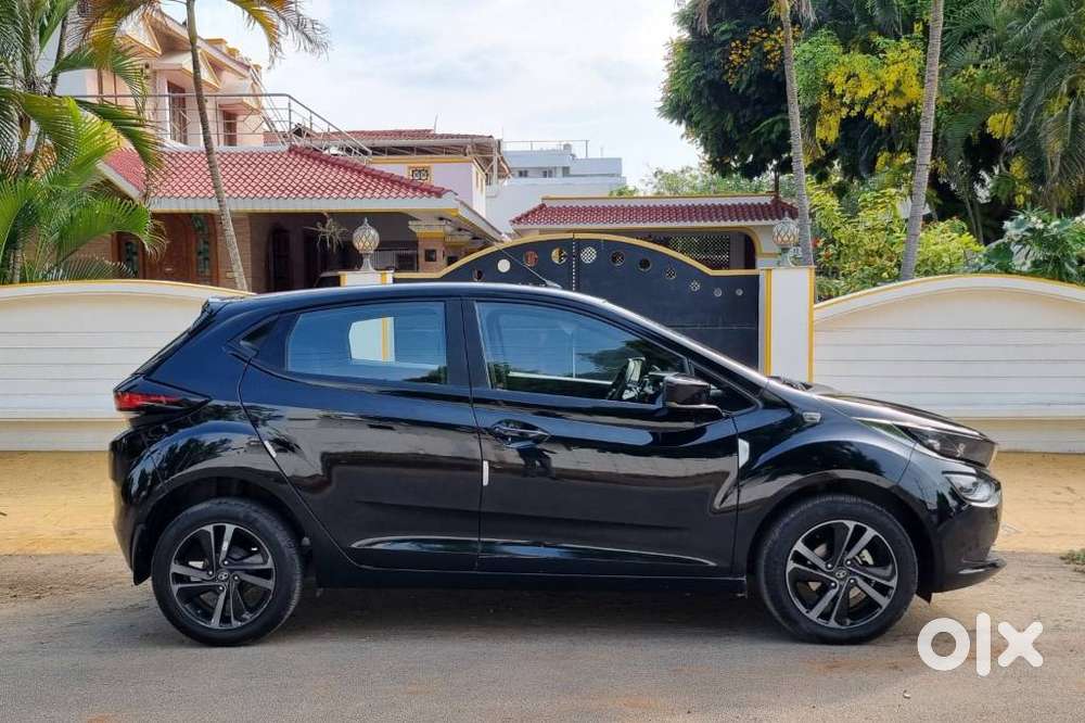 Tata Altroz 1.2 Xza Plus Dark Edition Dct, 2022, Petrol