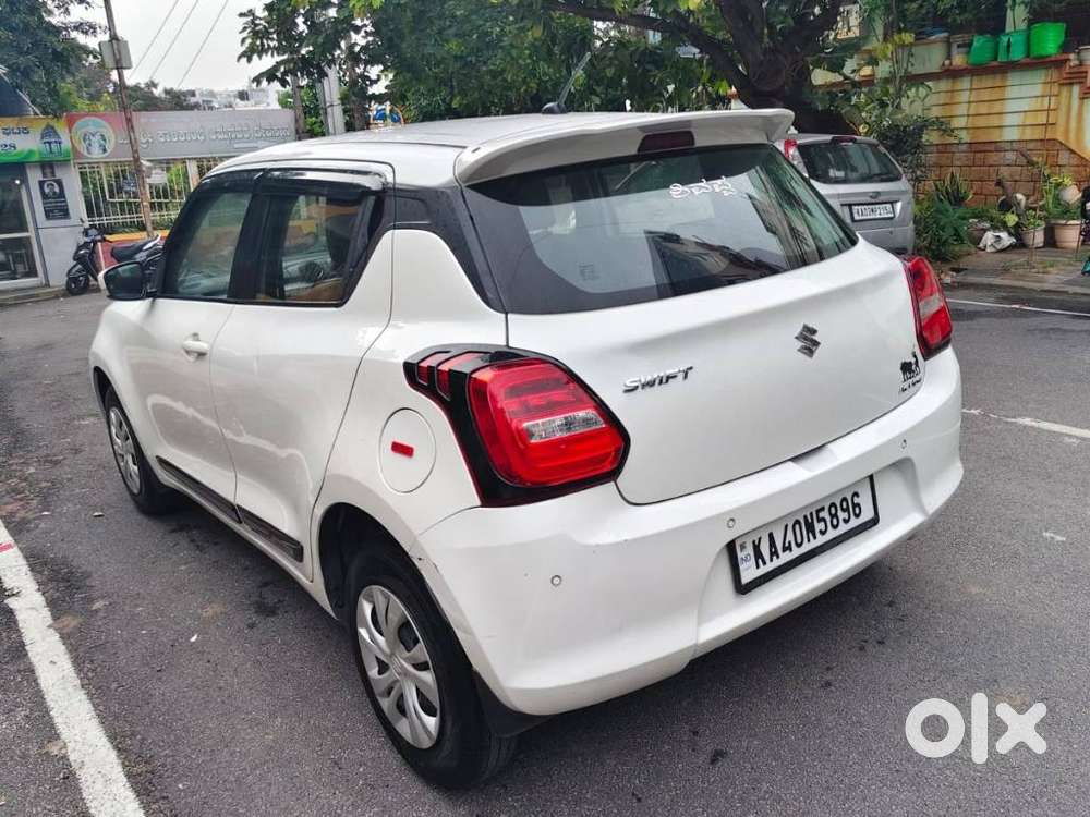 Maruti Suzuki Swift Vxi + Manual, 2023, Petrol