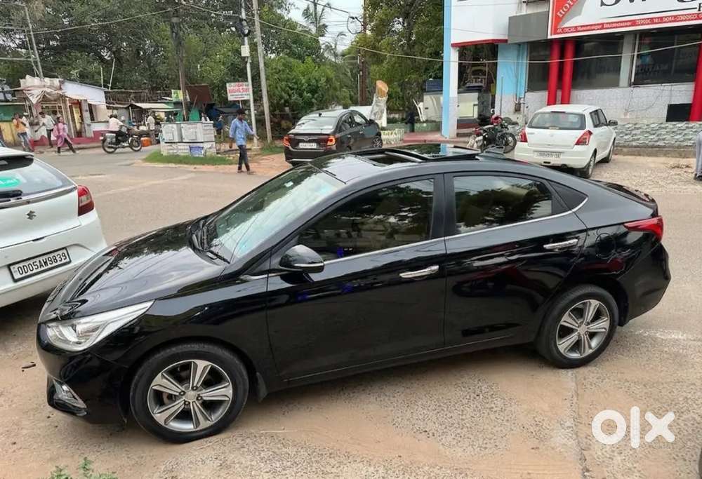 Black  Verna New Condition
