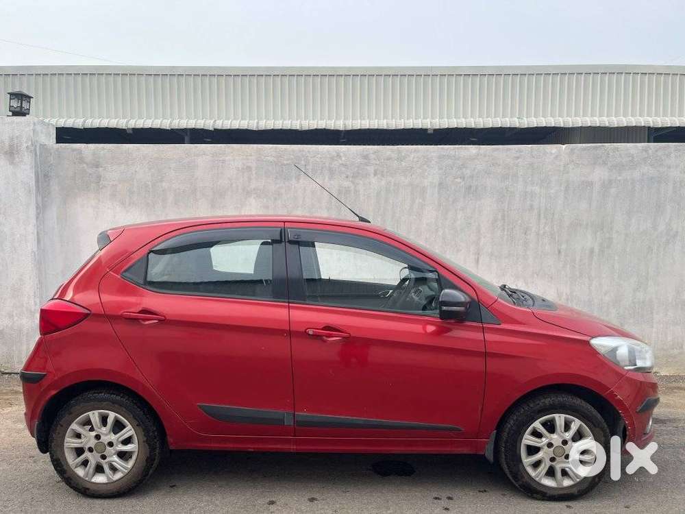 Tata Tiago, 2016, Petrol