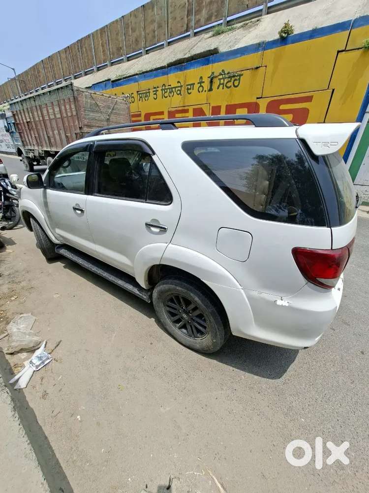 Toyota Fortuner Diesel 2012