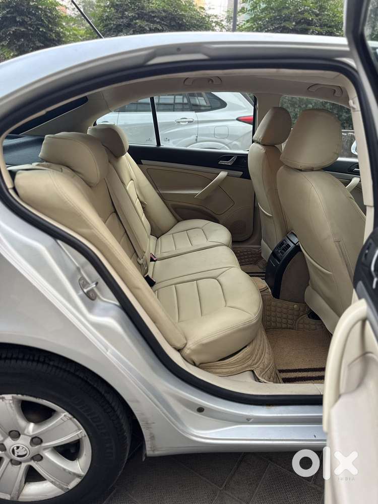 Skoda Laura 1.8 Tsi Ambiente, 2012, Petrol