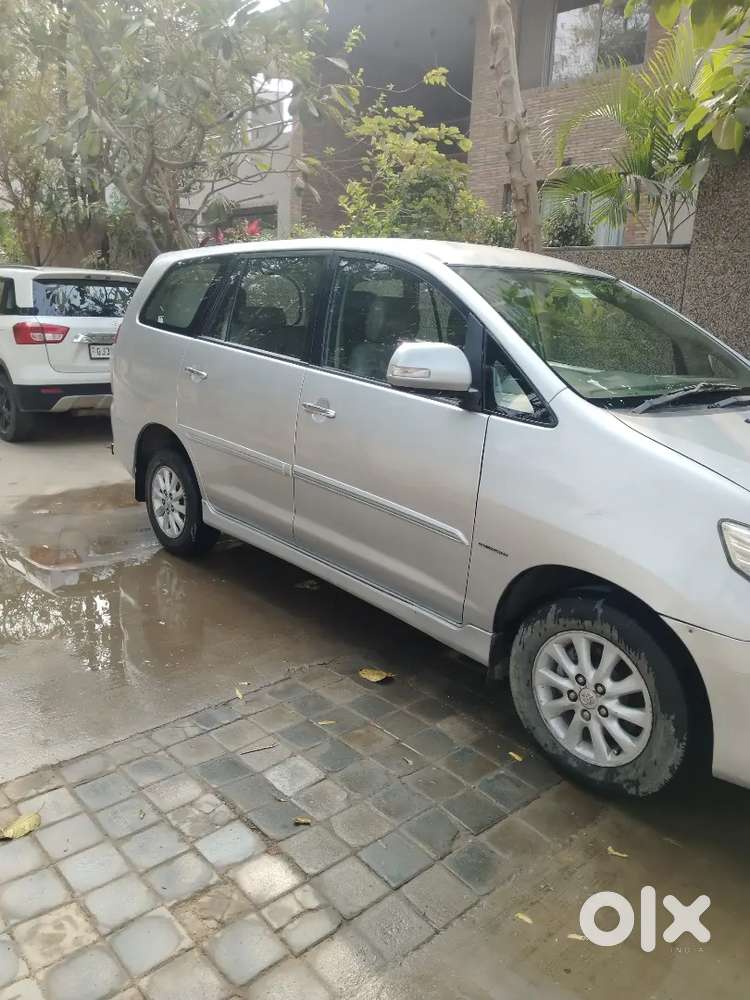 Toyota Innova 2012 Diesel 371000 Km Driven