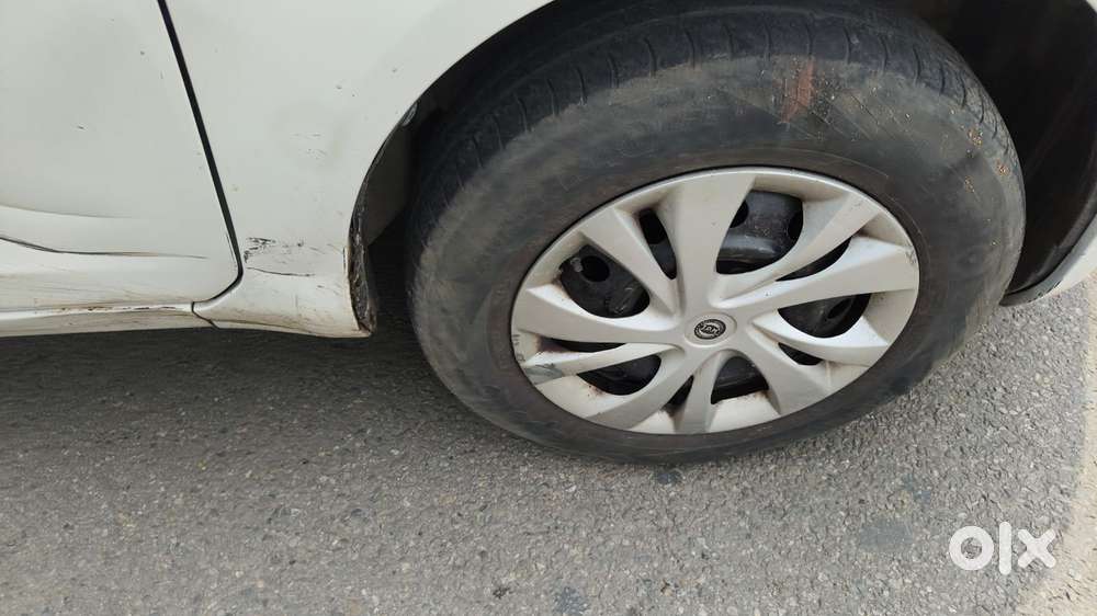 Maruti Suzuki Ritz Lxi, 2012, Petrol