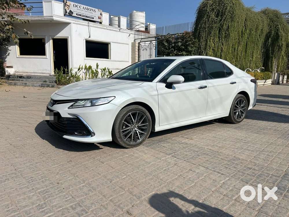 Toyota Camry Hybrid , 37000 Kms Driven Only