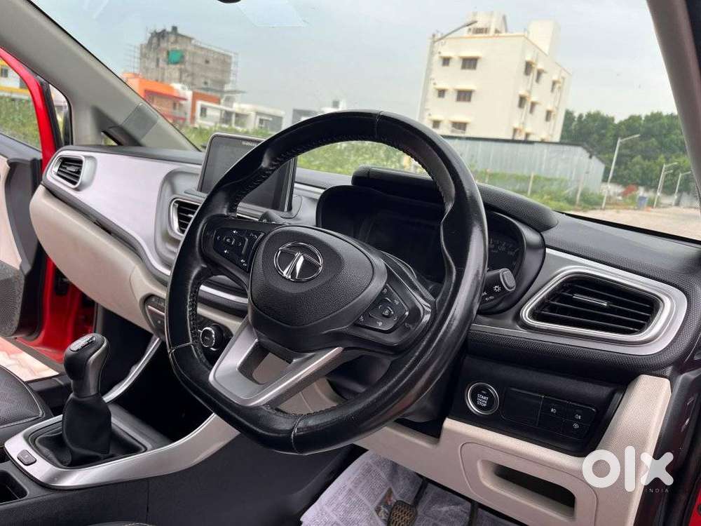 Tata Altroz, 2022, Petrol