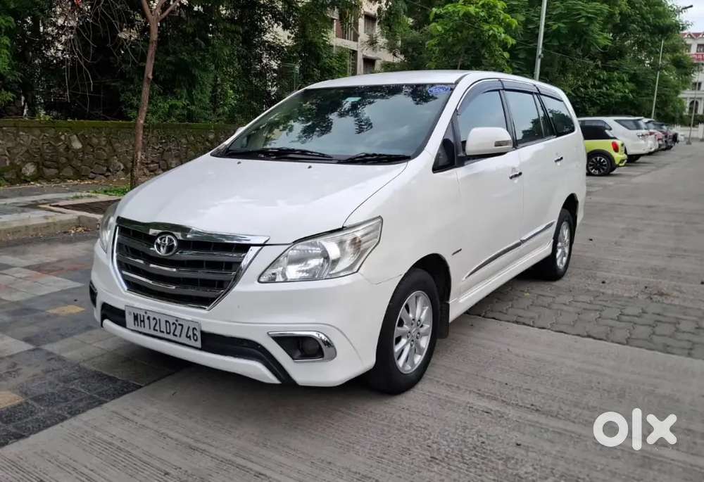 Toyota Inova Singal Owner 8 Sitar,2014 Top Modal Milk White Caler,km 1