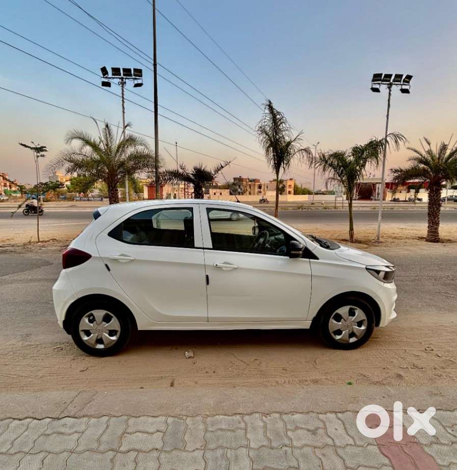 Tata Tiago 1.2 Revotron Xt (o), 2021, Petrol