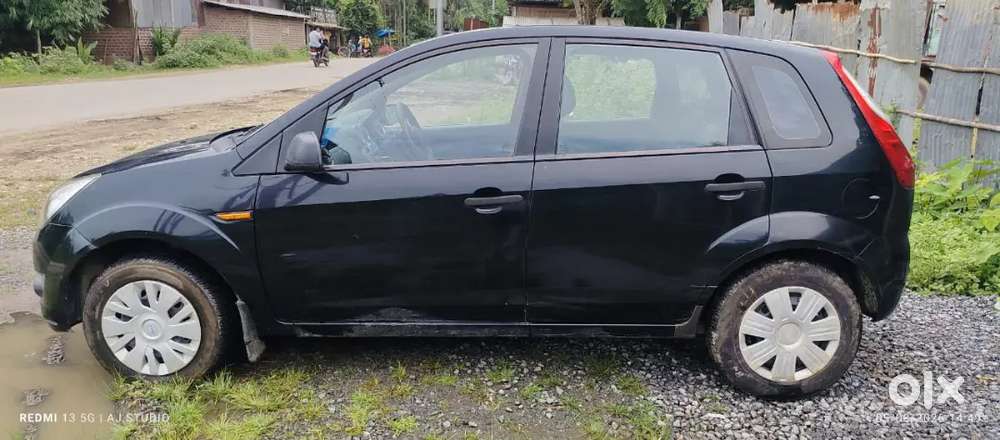 Ford Figo Titatinium 2010