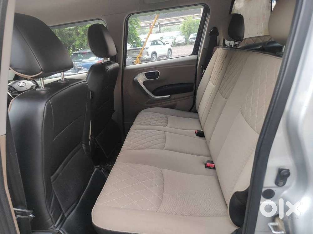 Mahindra Tuv 300 T10 Opt, 2019, Diesel