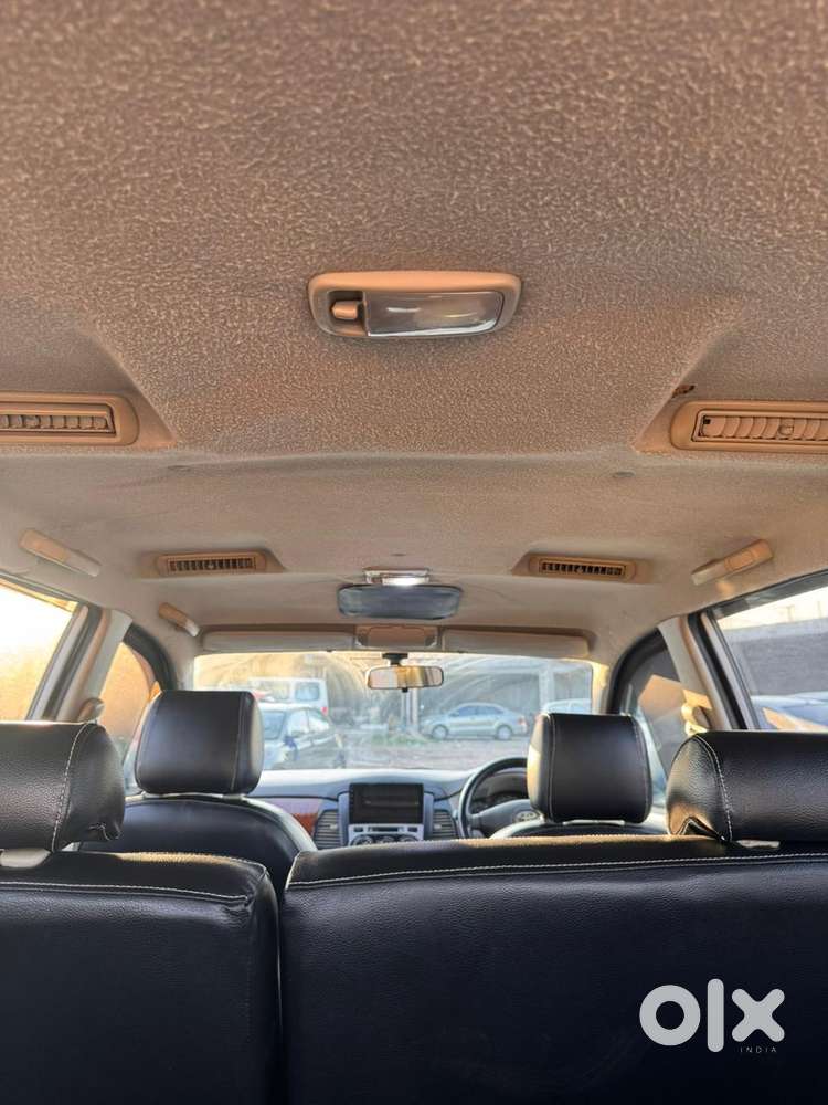Toyota Innova 2.0 G (petrol) 8 Seater Bs Iv, 2009, Diesel