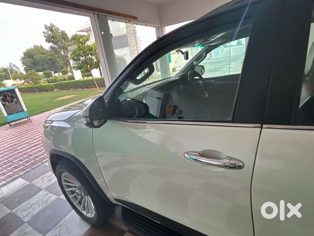 Toyota Fortuner Legender 2021