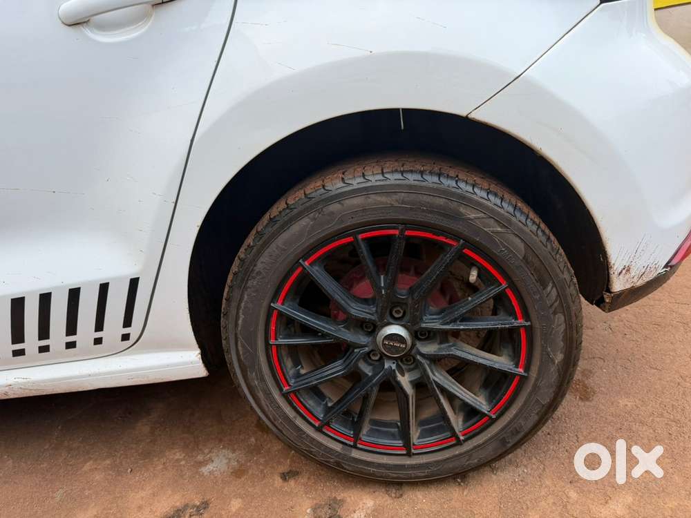 Volkswagen Polo 2015 Car