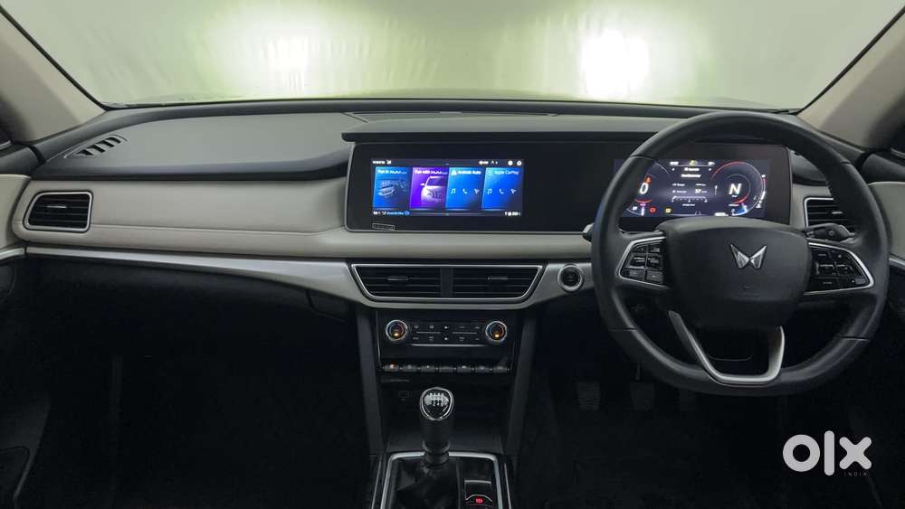 Mahindra Xuv700 2.2 Ax 7 Diesel Mt Luxury Pack Str, 2022, Diesel