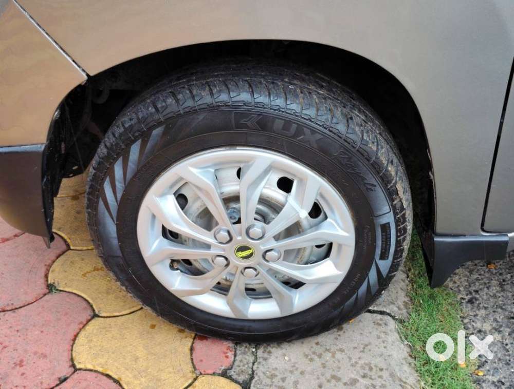 Mahindra Kuv 100 Mahindra-kuv-100-g80-k2-plus, 2017, Petrol