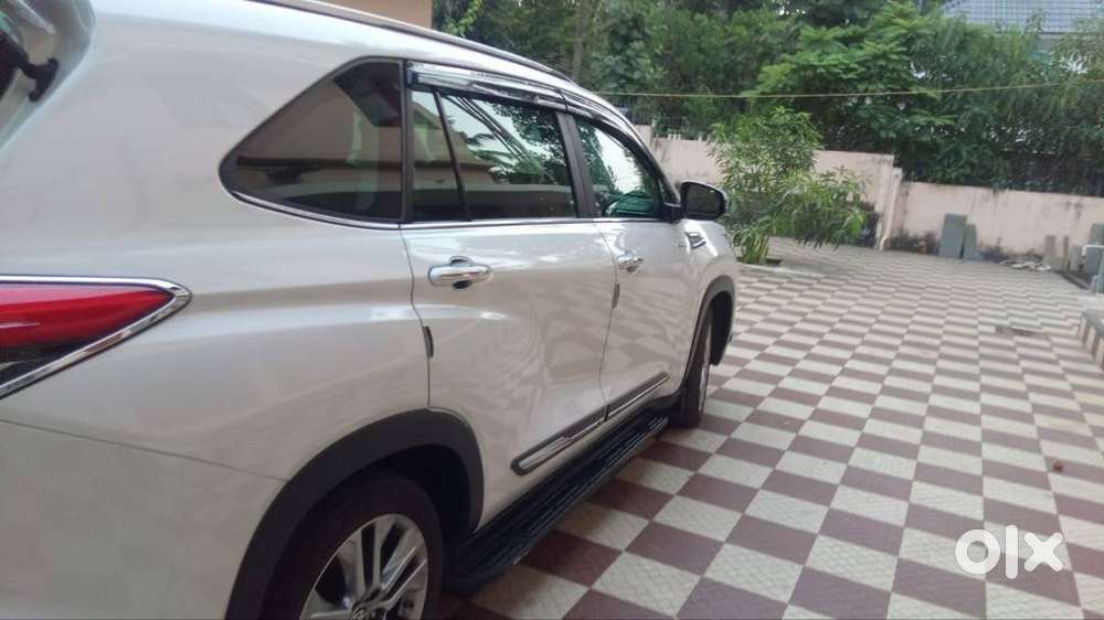 Innova Hycross Hybrid 7 Seater 3