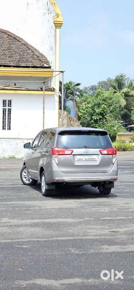 Toyota Innova Crysta 2.4 V, 2016, Diesel