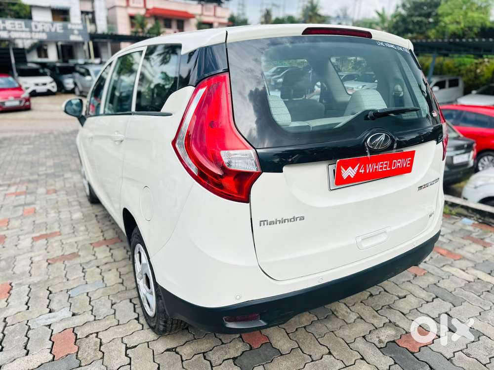Mahindra Marazzo M4, 2019, Diesel