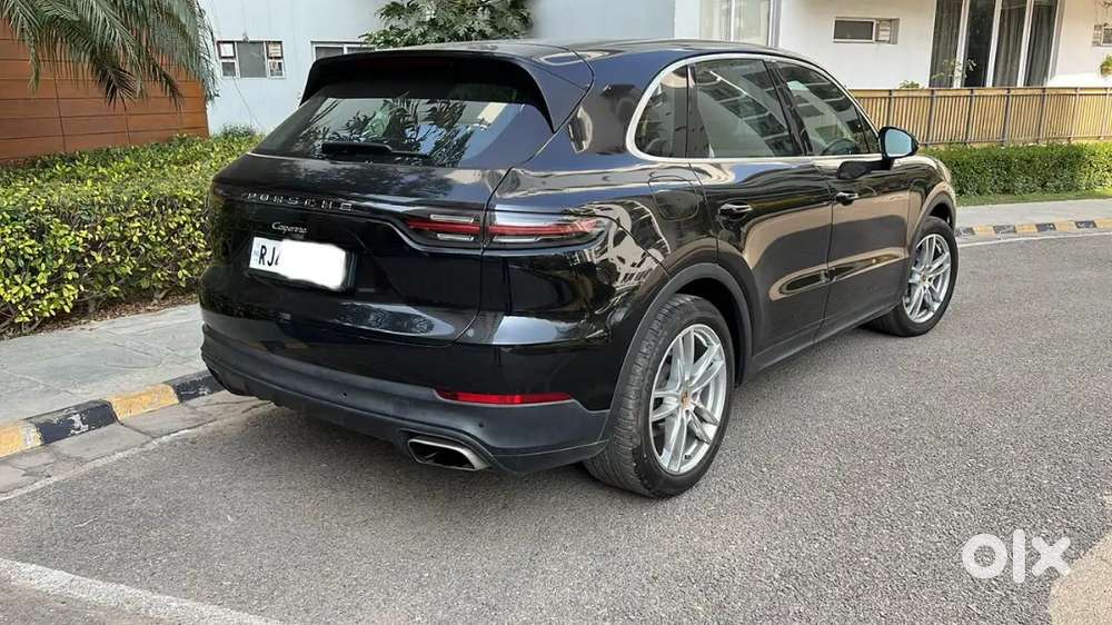 Porsche Cayenne 2022 Petrol 27000 Km Driven