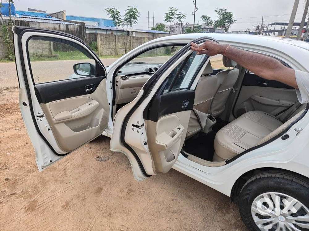 Maruti Suzuki Dzire 1.2 Vxi, 2022, Petrol