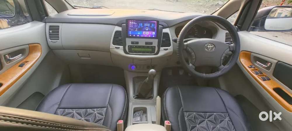 Innova V Top Model Diesel