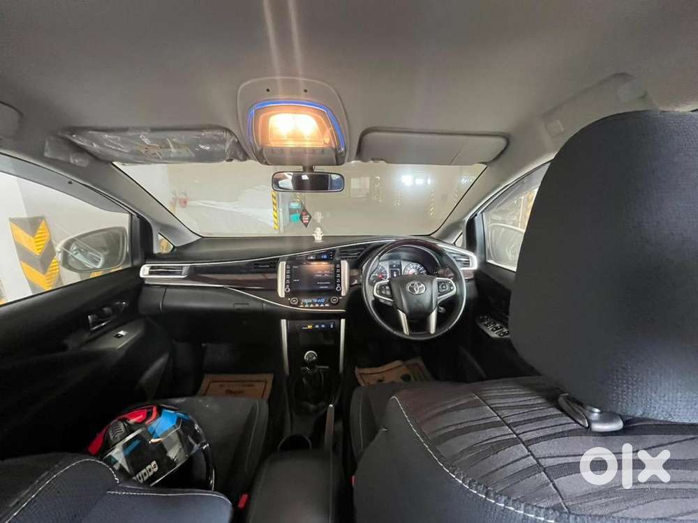 Toyota Innova Crysta 2022 Petrol 26600 Km Driven