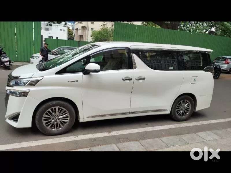 Toyota Vellfire 2.5 Hybrid, 2021, Petrol