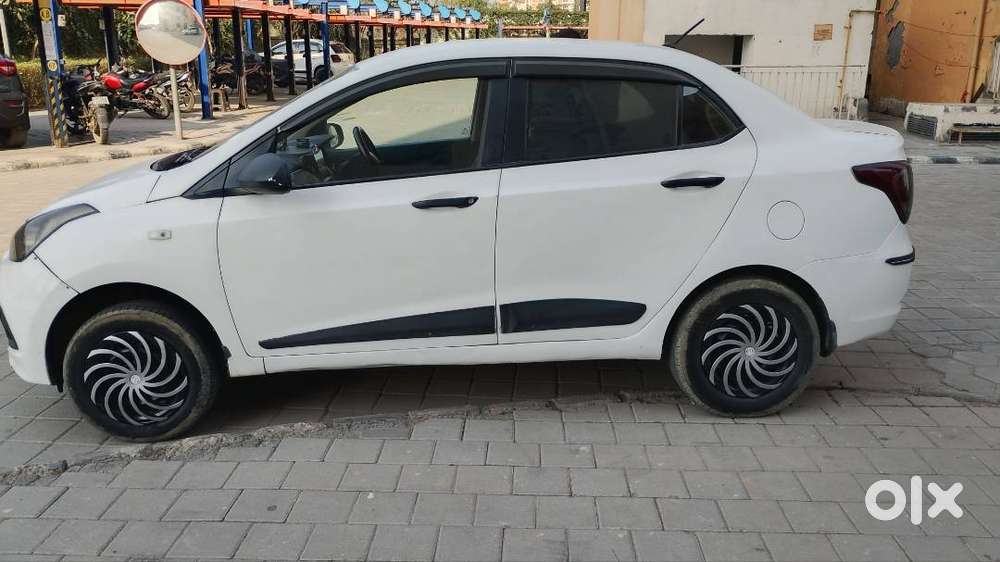 Hondai Xcent 2017 Model White Colour Up 14 Cng Petrol