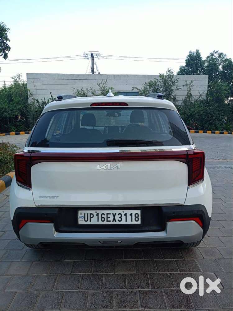 One Year Old White Kia Sonet In Excellent Condition For Sell