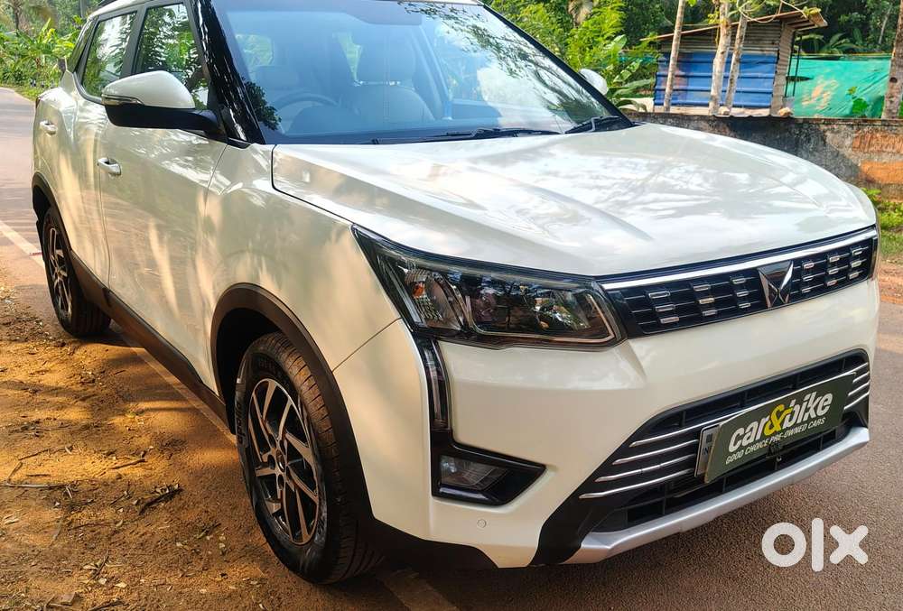 Mahindra Xuv300 1.2 W8 Amt Petrol, 2023, Petrol