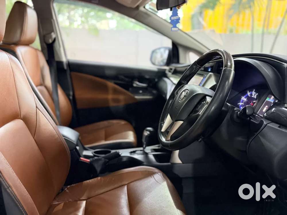 Toyota Innova Crysta 2.8 Zx At 7 Seater, 2016, Diesel