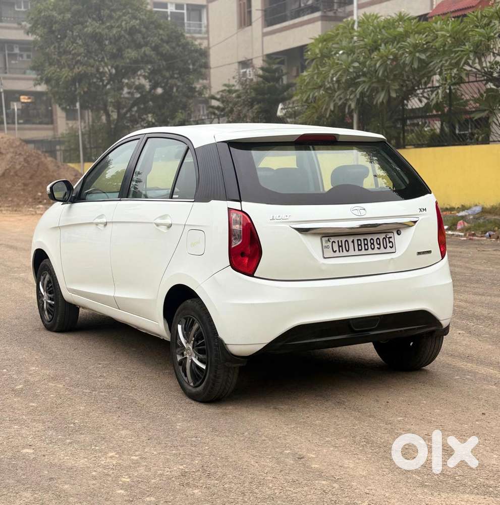 Tata Bolt Revotron Xe, 2015, Petrol