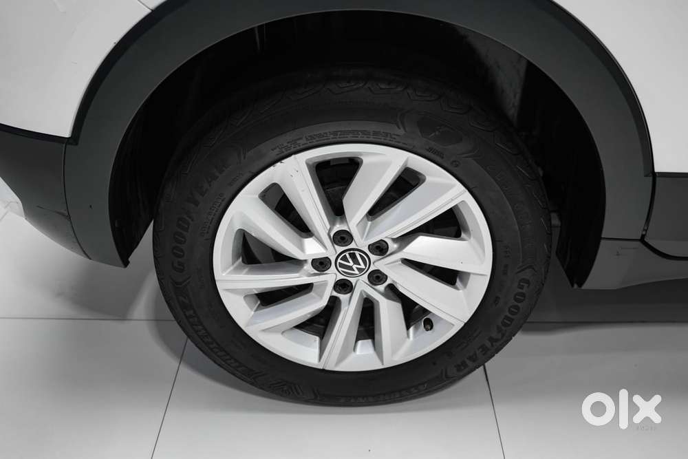 Volkswagen Taigun 1.0 Tsi Highline At, 2022, Petrol