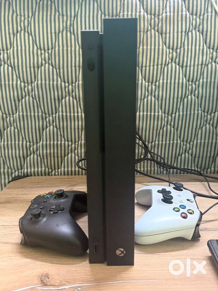Xbox one X Gaming console