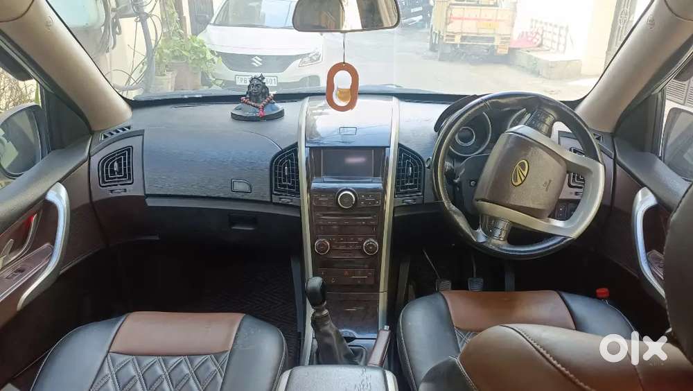Xuv500 W8 Top Model
