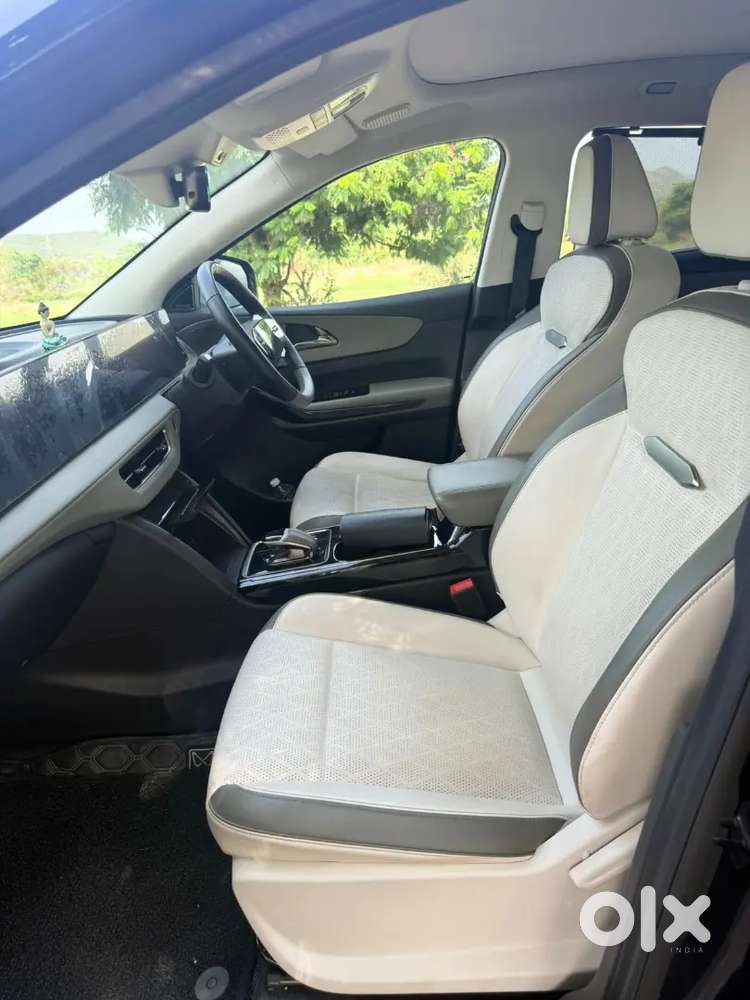 Mahindra Xev 9e 2025 Pack Three Select