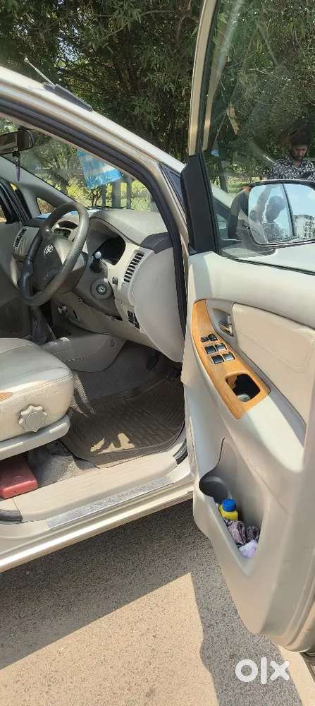 Toyota Innova 2010