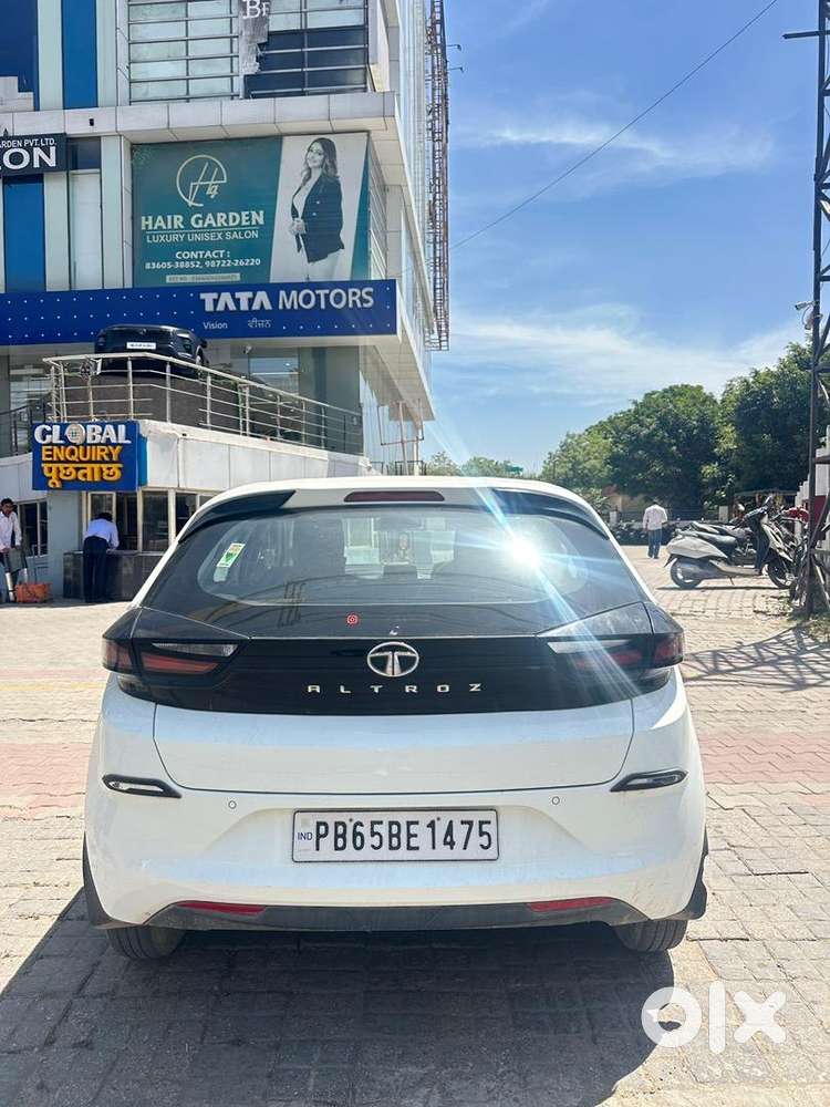 Tata Altroz 2023 Cng & Petrol Well Maintained