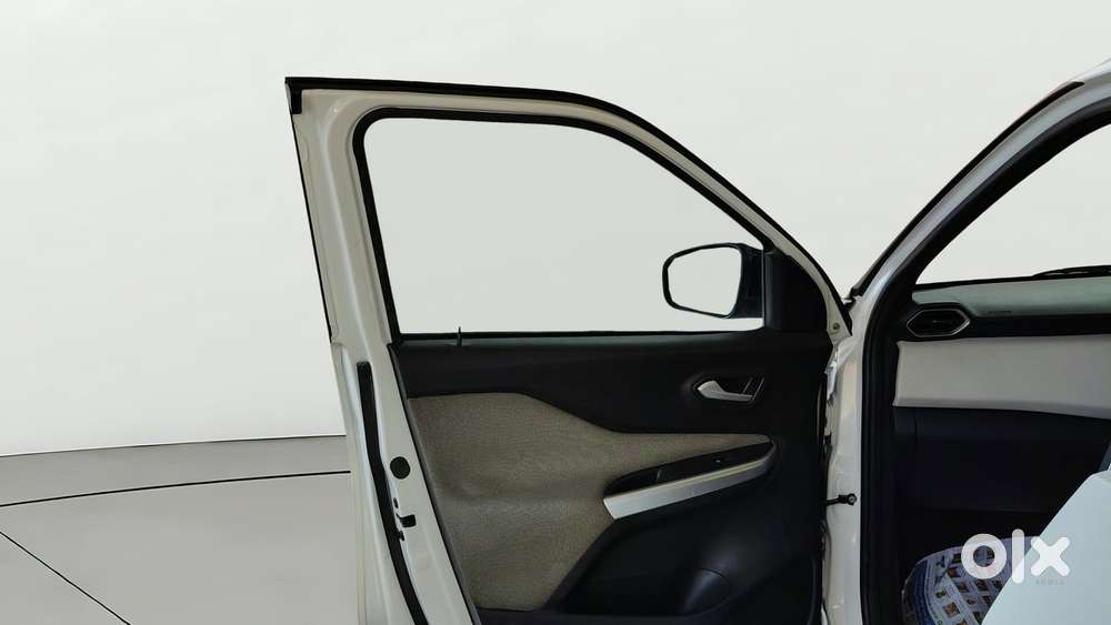 Nissan Magnite Xv Turbo, 2021, Petrol