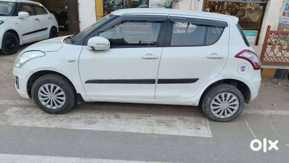 Maruti Suzuki Swift Vxi 1.2 Abs Bs-iv, 2015, Petrol