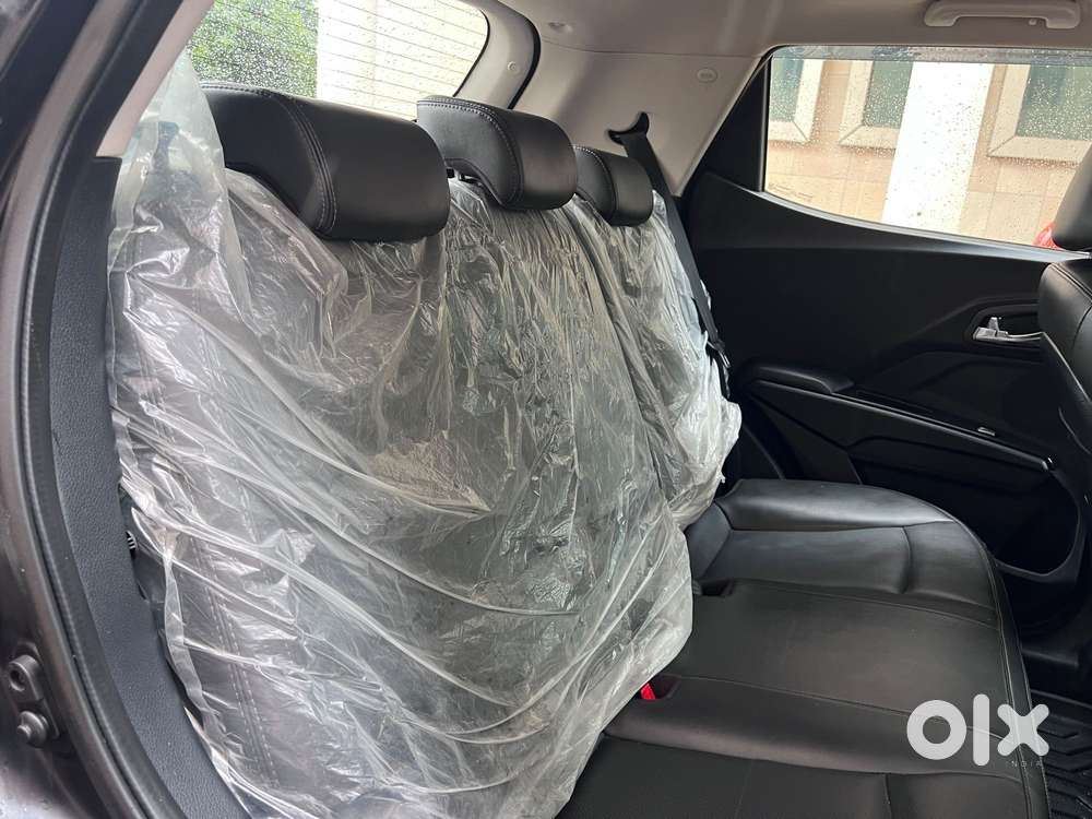 Mahindra Xuv300 W8, 2022, Petrol