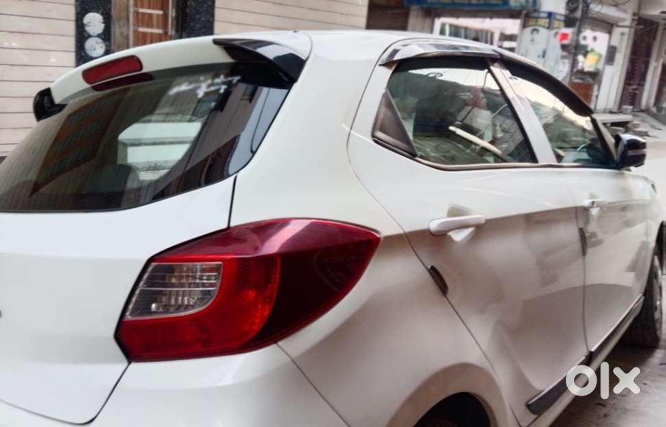 Tata Tiago 1.2 Revotron Xt (o), 2023, Petrol