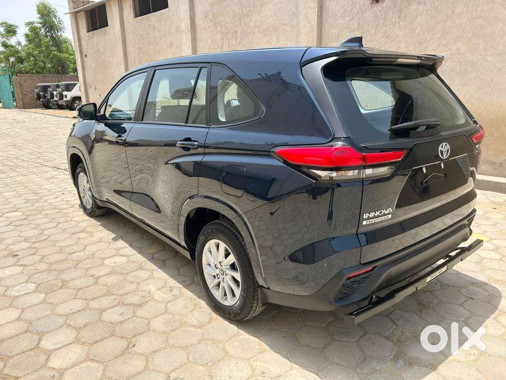 Toyota Innova Hycross 2.0 Gx 7 Str, 2026, Petrol