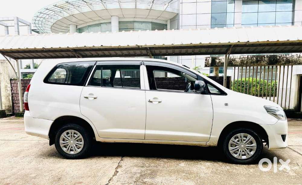 Toyota Innova 2.5 G (diesel) 8 Seater, 2015, Diesel
