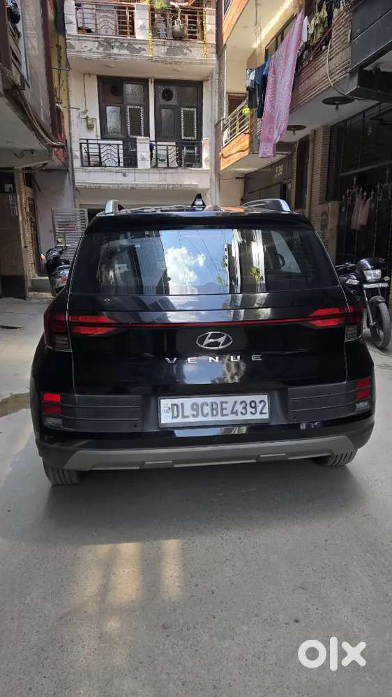 Hyundai Venue 2024 Manual Petrol First Owner